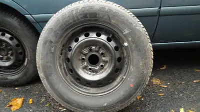 Just a single 195/70/R14 tire on a wheel , never used, because it was kept as a spare tire. It is fr...