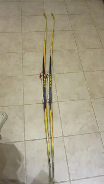 Fischer RCS Skate cross country ski 185cm in Ski in Ottawa - Image 6