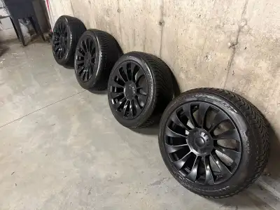Im selling this set, 4 tires on rims for Tesla with TPMS sensor from Tesloid. Only selling because I...