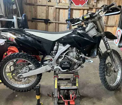 2008 yzf450, Bike has minimal use and always trail ridden. Well kept maitance all its life,. Tons of...