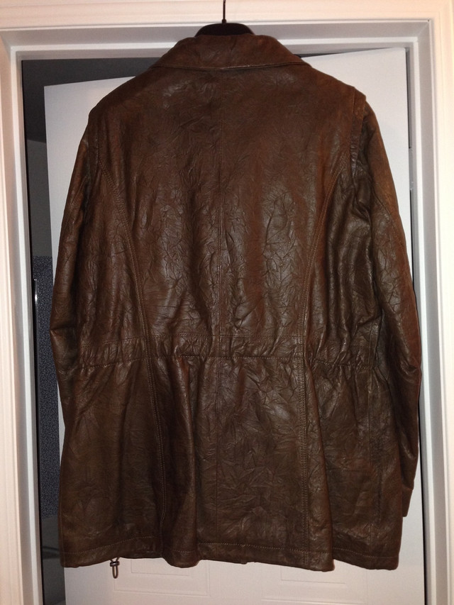 Women’s Danier Leather Jacket  in Women's - Tops & Outerwear in Oshawa / Durham Region - Image 2