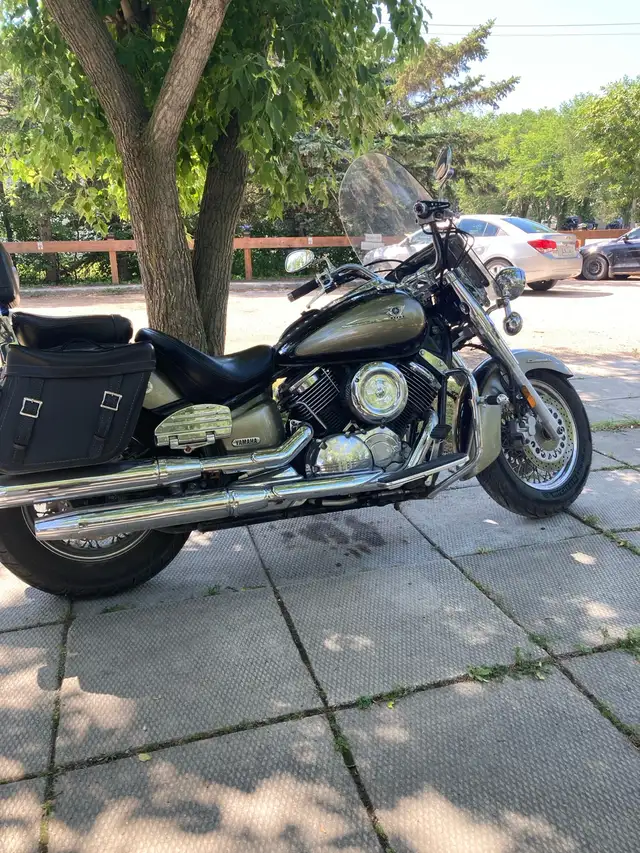Yamaha V star 1100 in Street, Cruisers & Choppers in Winnipeg - Image 3