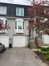 Lovely TOWNHOUSE FOR RENT IN NEWMARKET -- Whole House!!