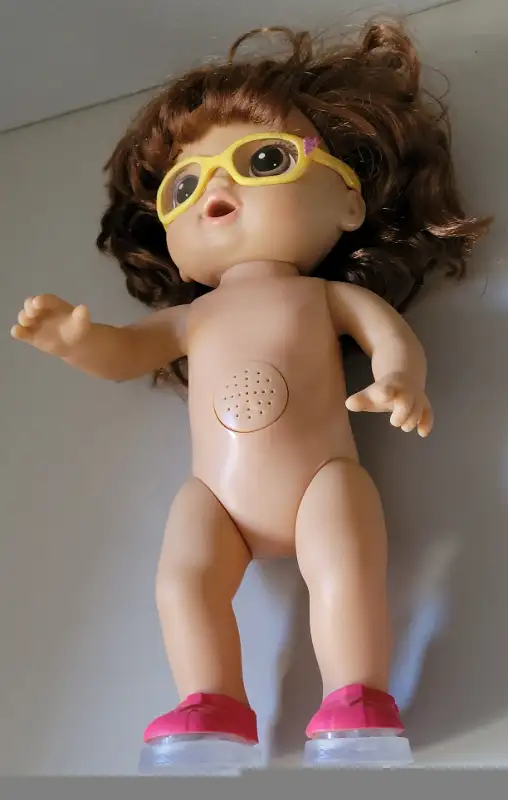 Talking Baby Alive with Light up Shoes and Sunglasses in Toys & Games in Oshawa / Durham Region - Image 4