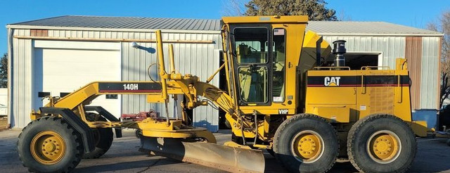 CAT 140H GRADER FOR SALE - CLEAN UNIT! in Heavy Equipment in Oshawa / Durham Region - Image 3