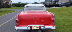 1956 Pontiac G8 Red and white