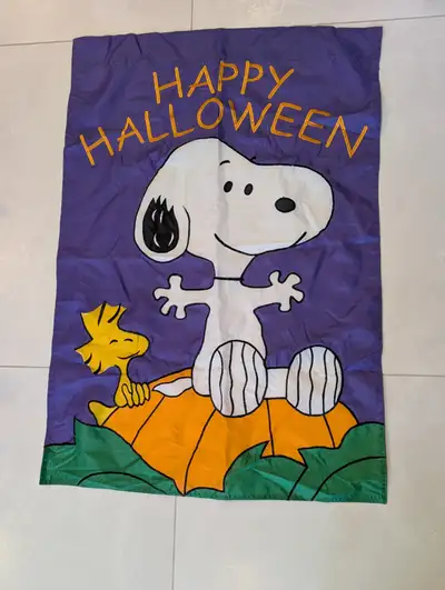 Jetmax 2010 Peanuts Snoopy Woodstock Halloween Large Flag 27x39, View more