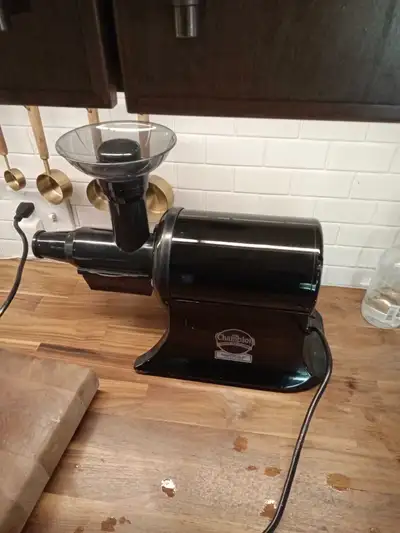 Champion Classic 2000 juicer, View more