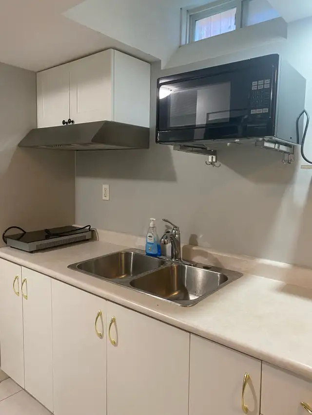 Basement For Rent in Milton Ready to Move In in Long Term Rentals in Oakville / Halton Region - Image 4