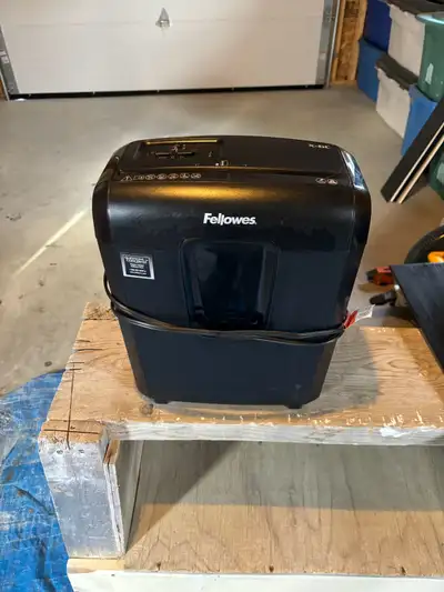 Paper shredder. $10