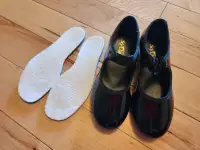 So Danca tap shoes and inserts - like new