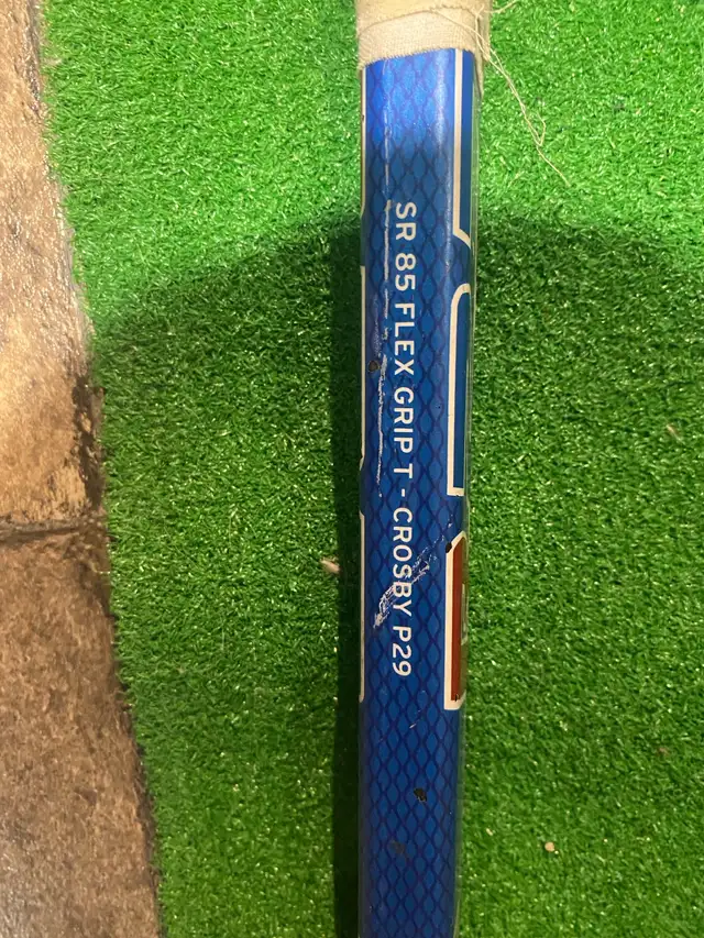 Reebok R23 SR Flex  Crosby P29 Left Handed Hockey Stick 64” in Hockey in Hamilton - Image 7