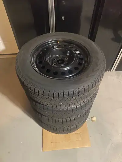 Yokohama Ice Guard tires in like new condition. 225/65 R17 GM 6 x 120 bolt pattern (Acadia, traverse...