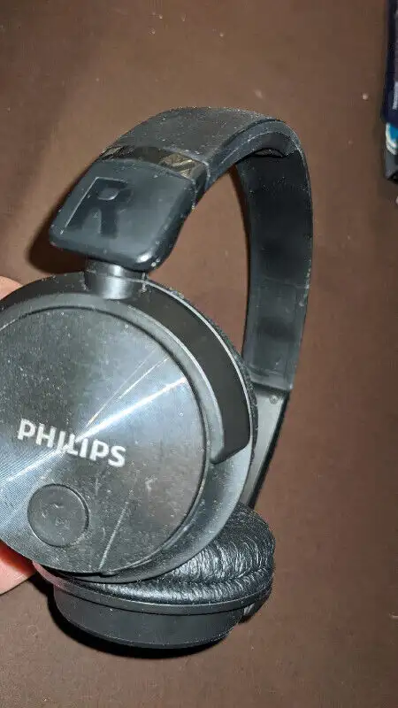 Philips Bluetooth stereo headset SHB3060 in Headphones in Mississauga / Peel Region - Image 3