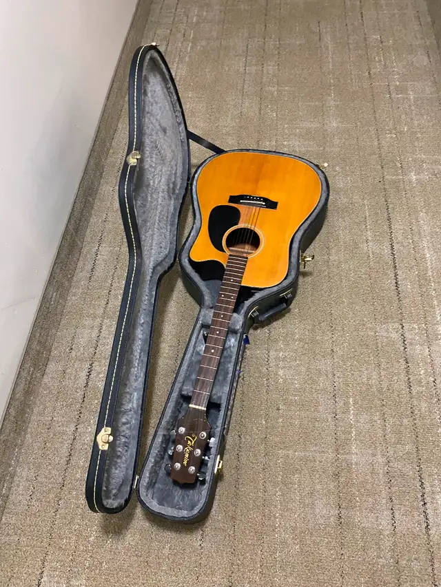 Takamine acoustic/electric guitar with extras in Guitars in City of Toronto - Image 9