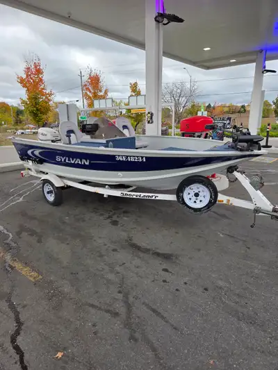 Well equipped fishing boat - everything works as you would expect based on the pictures -2013 60HP E...