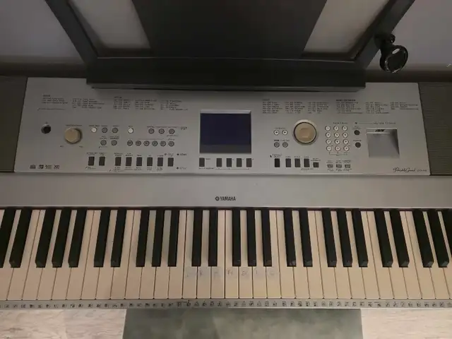piano yamaha DGX 640 in Pianos & Keyboards in Laval / North Shore - Image 5