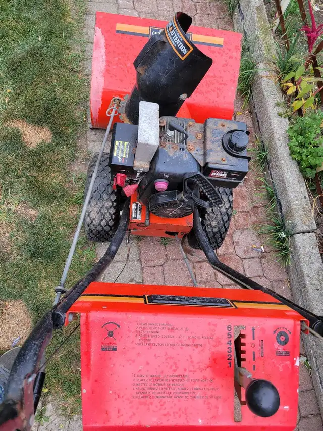 snowblower for sale. in Snowblowers in Mississauga / Peel Region - Image 4