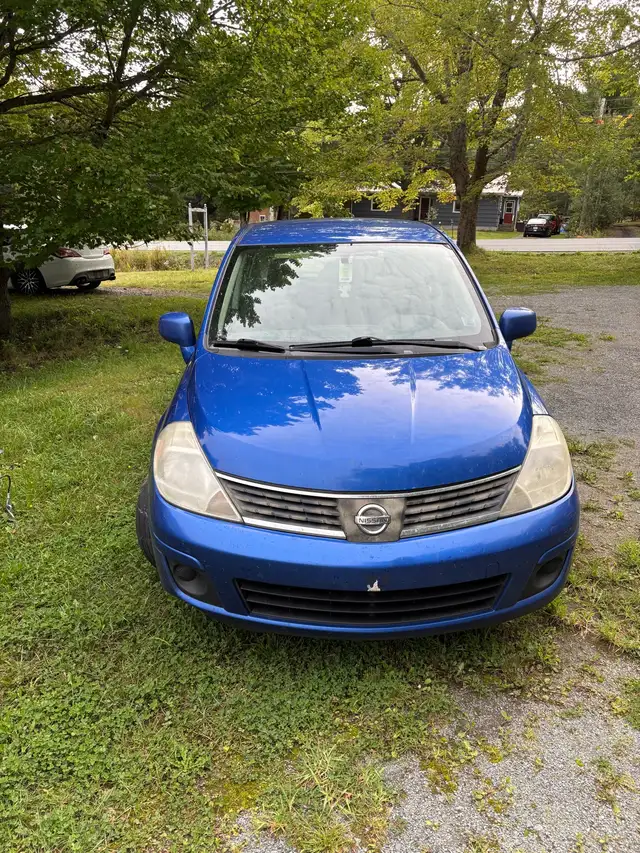 2009 Nissan versa