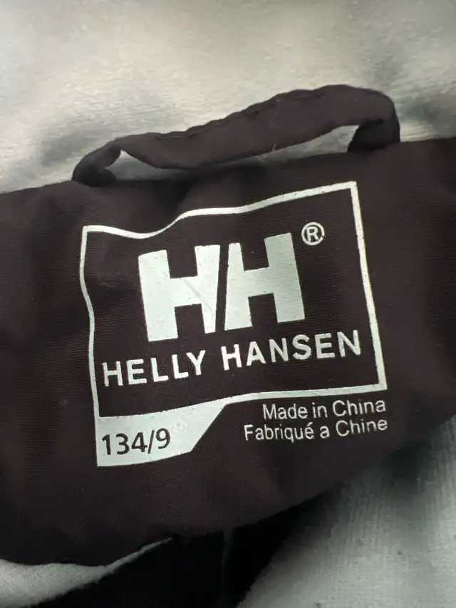 Helly Hansen Girls Size 9 Winter Coat Jacket  in Kids & Youth in Kingston - Image 6