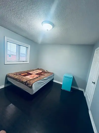 Room for rent near sheriden college for boys