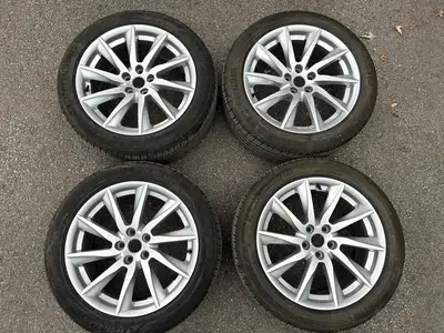 4 pneus Michelin 245/45R18 sur jantes Jaguar. On roulés 8000 km seulement.
