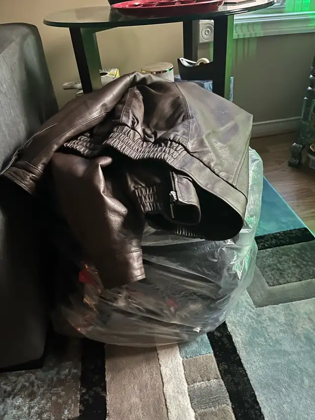 man’s clothes  in Men's in Mississauga / Peel Region - Image 5