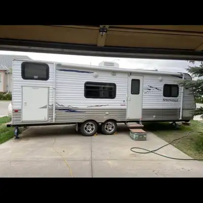 Bunk model. 1/2 ton rated. Well maintained and serviced. Very clean. Sleeps up to 9 people. Queen be...