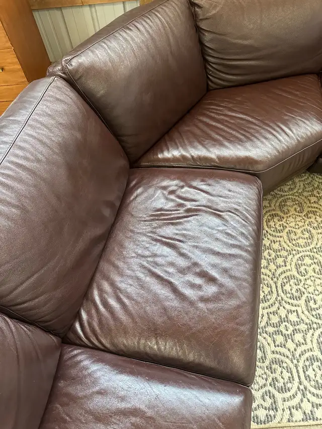 Natuzzi Custom Leather sectional made in Italy in Couches & Futons in London - Image 9