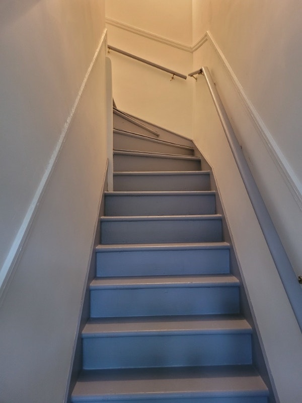 Completely renovated 4,5 on Verdun ave for September 1st Locations