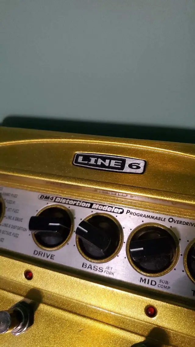 Line 6 DM4 Distortion in Amps & Pedals in City of Montréal - Image 5