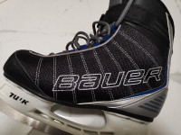 Like new 6R Bauer Unisex recreational Ice Skates