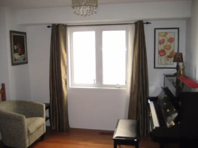 Barrhaven Townhouse for Rent in Long Term Rentals in Ottawa - Image 2