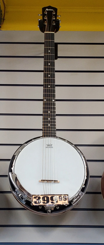 Banjo Madera dans Cordes  à Ville de Montréal