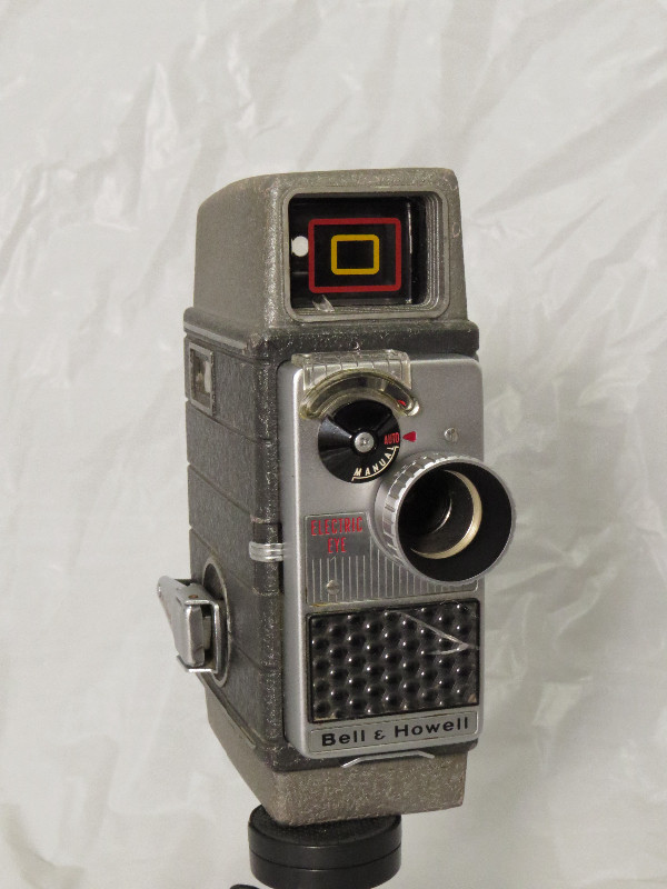 Bell & Howell electric eye 8mm movie camera in Cameras & Camcorders in City of Toronto