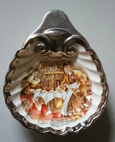 Vintage Rare Shell Shaped Dish English Ware Lancaster Sandland LTD Hanley England 'Sairey Gamp Enter...