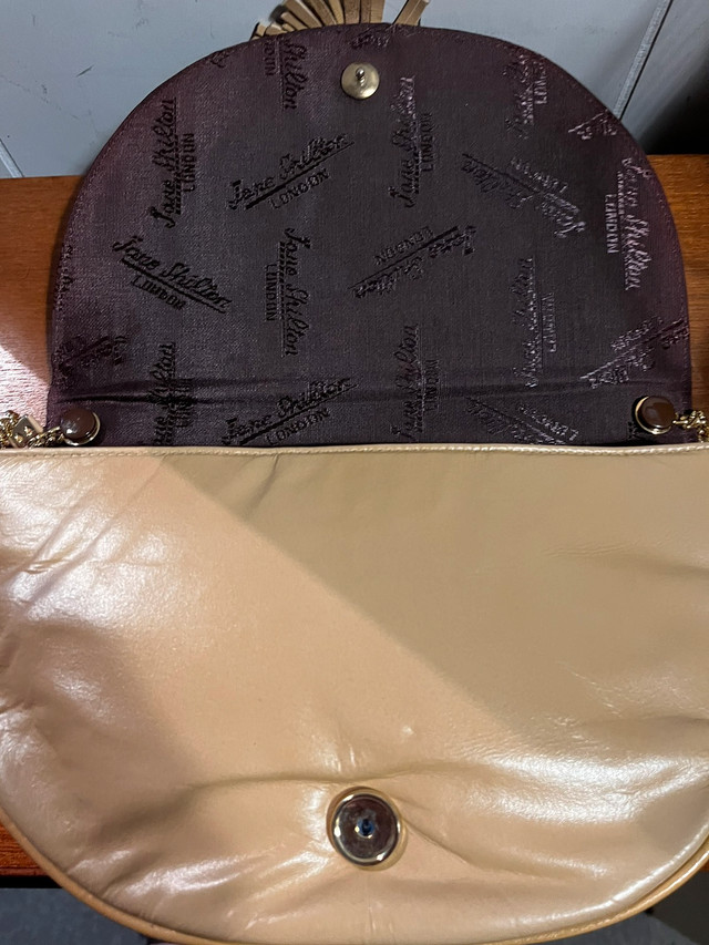 Jane Shilton Vintage purse  in Women's - Bags & Wallets in Hamilton - Image 2