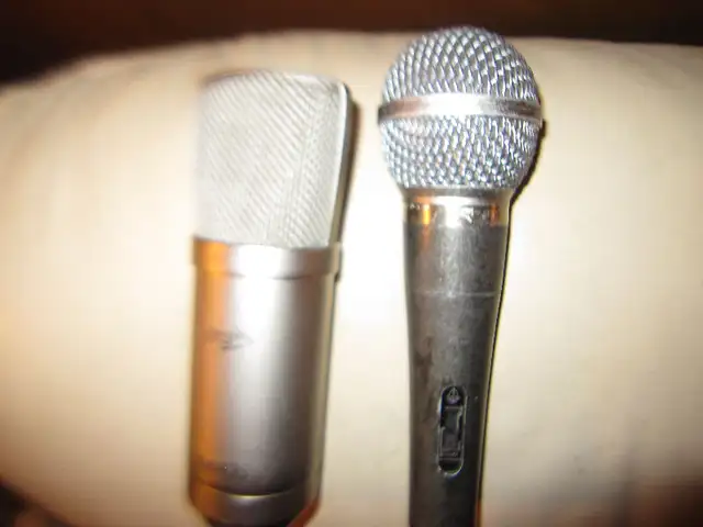 Apex 435 Gold  Wide Diaphragm Condenser Microphone  Cardioid Mic in Pro Audio & Recording Equipment in City of Toronto - Image 2