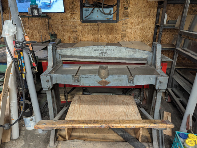 36" Brown Boggs Shear in Other Business & Industrial in Oshawa / Durham Region - Image 2
