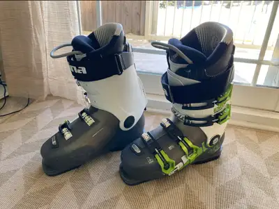 ALPINA ADULT SKI BOOTS, View more