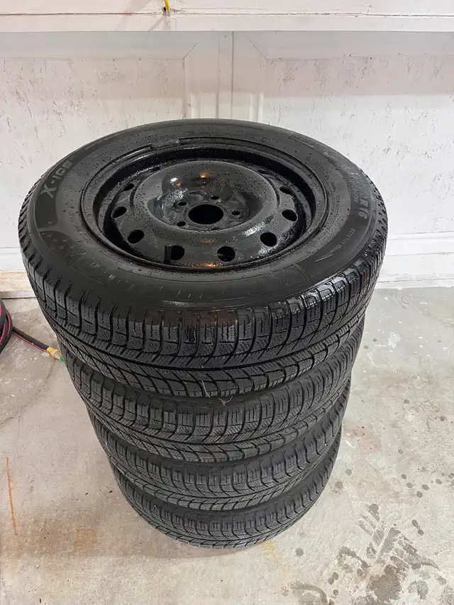 Michelin X-Ice Winter Tires with Steel Rims 215/60 R16 in Tires & Rims in Markham / York Region - Image 3
