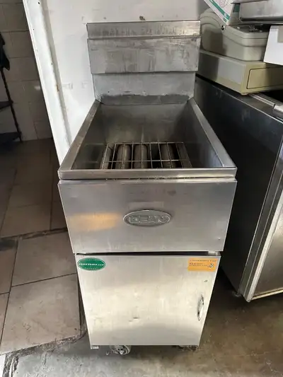 NEW AND USED RESTAURANT EQUIPMENT FOR SALE! WE HAVE EVERYTHING! STOVES, FRIDGE, MINI FRIDGE, DEEPFRY...