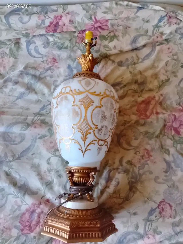 Hollywood Regency style Carl Falkenstein electric table lamp in Indoor Lighting & Fans in City of Montréal - Image 2
