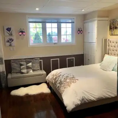 Feels Like Main Floor! Bright Walk-Out Basement – Yonge & Mulock $1,750/month – All Inclusive (Utili...
