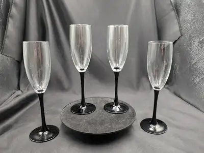 Luminarc Domino Black Stemmed Champagne Flutes Set of 4, View more