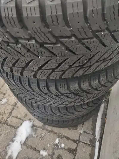 -Usure 11/32 (neuf=12/32) -Valeur neuve 1384.12$+taxes=1591.74$ -Demande 980$, comme neufs -Appel ou...