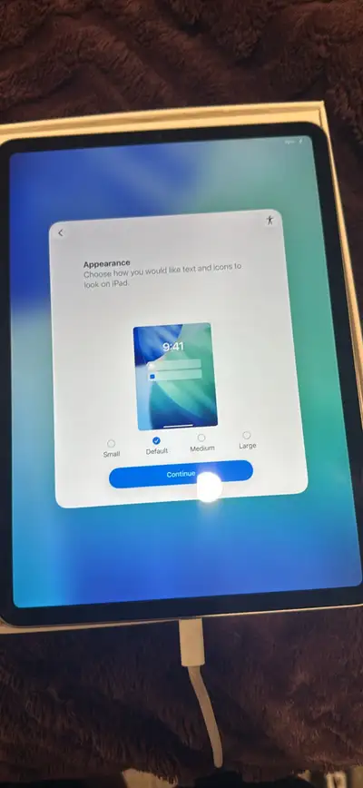 This Apple iPad Pro 11-inch (4th Generation) features a 256GB storage capacity and Wi-Fi connectivit...