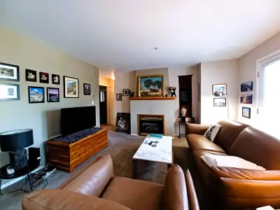 2 Bed 1 bath in the heart of Esquimalt