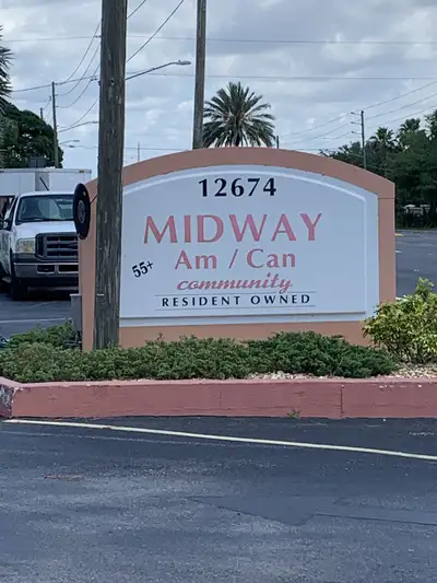 For sale is a fully furnished 2 bdrm/1 bth mobile home located in Largo FL near Largo Mall. The unit...