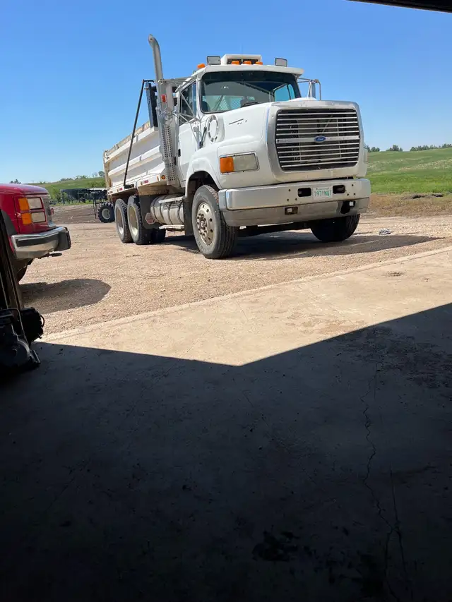 tandem gravel truck for hire in Heavy Trucks in Saskatoon - Image 2
